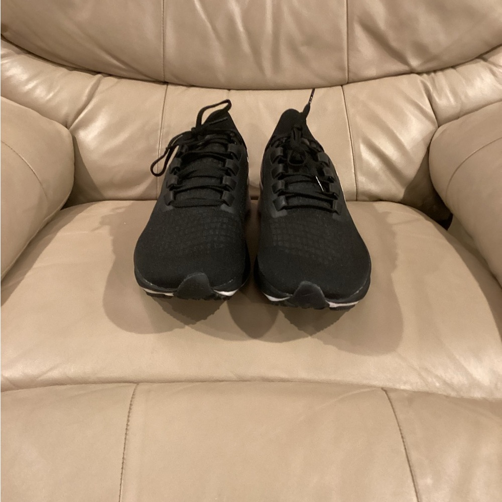 New Nike Black Men's Athletic Shoes